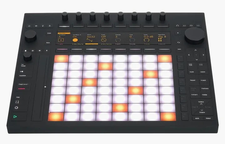 Ableton Push 3, kotelo sivusta kuvattuna, kuva 2