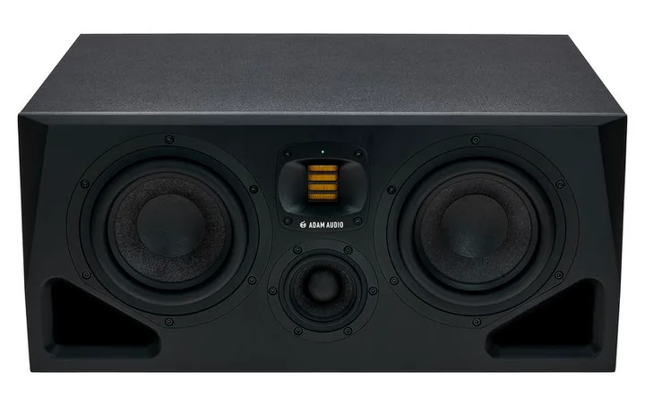 ADAM Audio A77H, kotelo sivusta kuvattuna, kuva 2