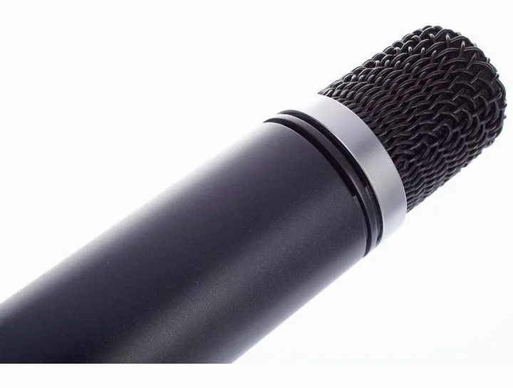 AKG C1000s MKIV Bundle, logo ja pinta, kuva 4