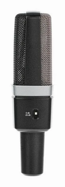 AKG C214, ritilä edestä, kuva 3