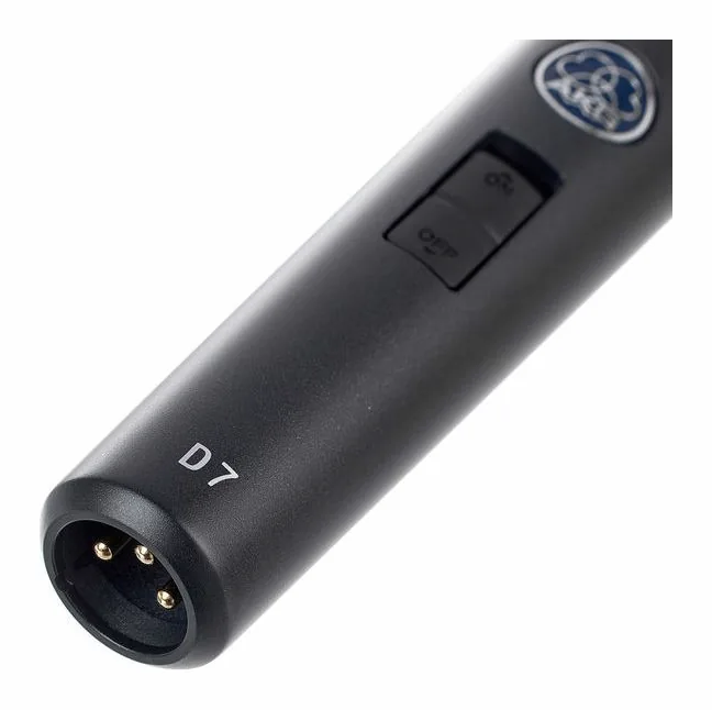 AKG D-7S, XLR-liitin pohjassa, kuva 4