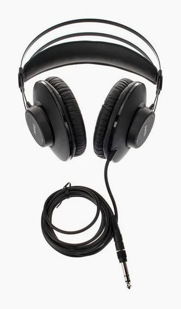AKG K-52, kuulokkeen kuppi läheltä, kuva 4