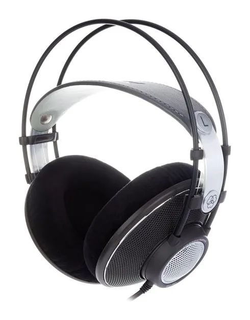 AKG K-612 Pro, korvatyynyt läheltä, kuva 3