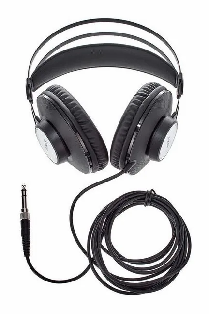 AKG K-72, korvatyynyt läheltä, kuva 4