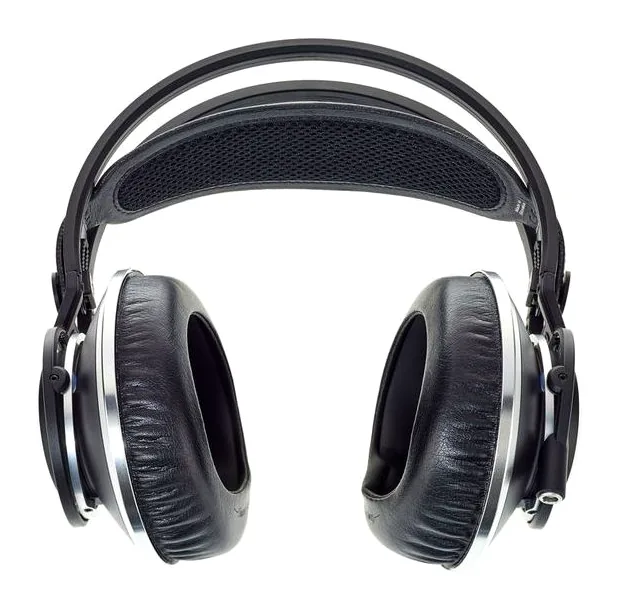 AKG K-872, korvatyynyt läheltä, kuva 4