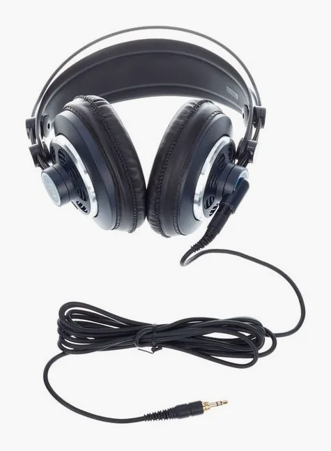 AKG K-240 MKII, korvatyynyt läheltä, kuva 4