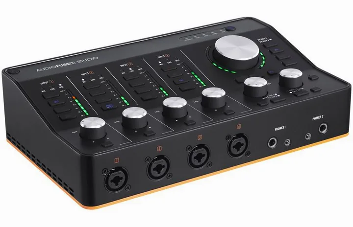 Arturia AudioFuse Studio Rev2, kotelo sivusta kuvattuna, kuva 3