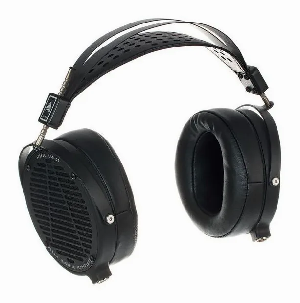 Audeze LCD-2 Classic Open System, korvatyynyt läheltä, kuva 2