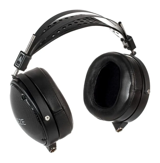 Audeze LCD-XC, johdon liitäntä kupissa, kuva 3