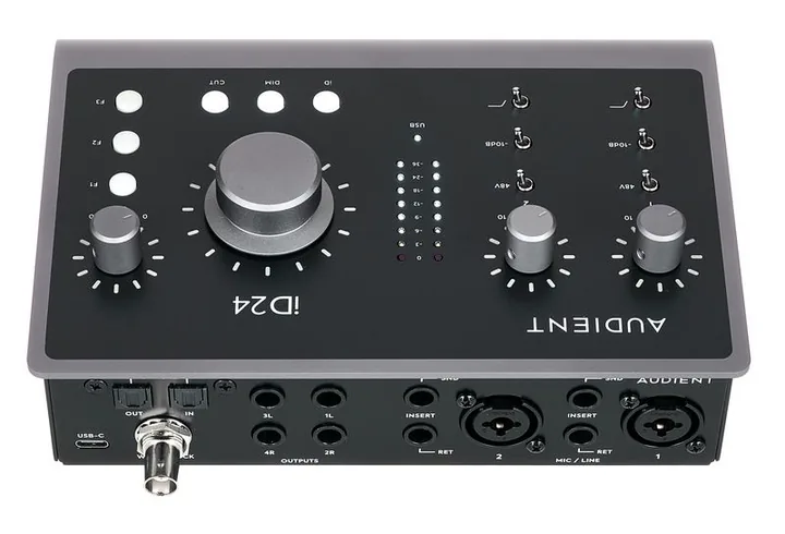 Audient iD24, liitännät takana, kuva 4