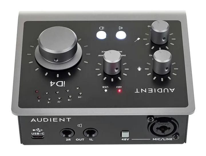 Audient iD4 MKII, liitännät takana, kuva 4