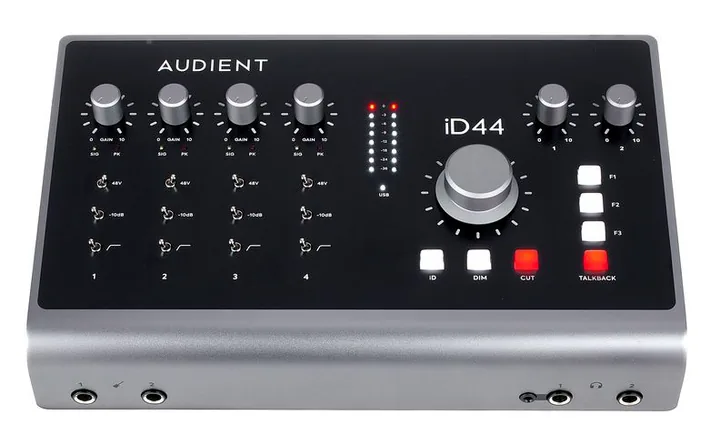 Audient iD44 MKII, kotelo sivusta kuvattuna, kuva 2