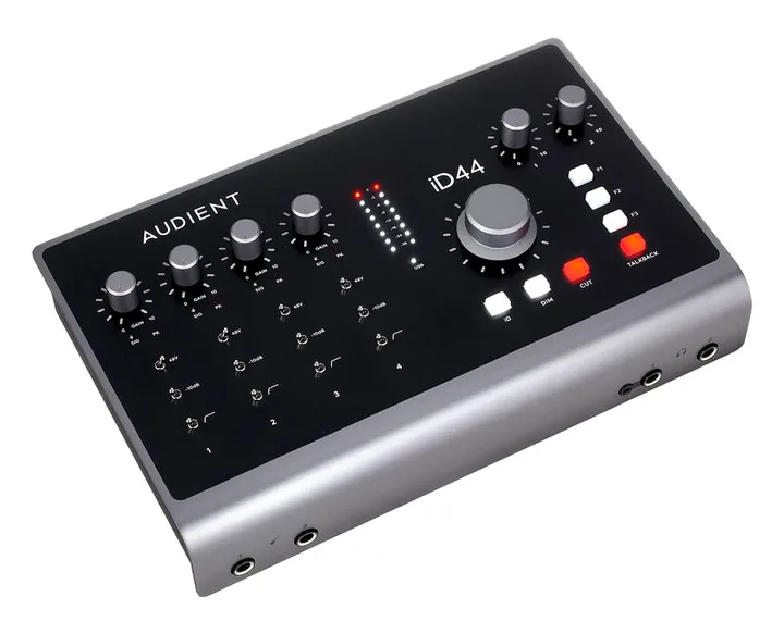 Audient iD44 MKII, tasomittarit ja merkkivalot, kuva 3