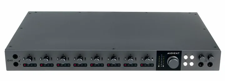 Audient iD48, liitännät takana, kuva 2