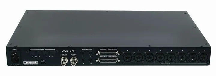 Audient iD48, tulot etupuolella, kuva 4