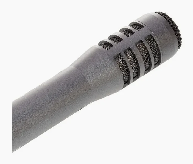 Audio-Technica AE 5100, XLR-liitin pohjassa, kuva 2