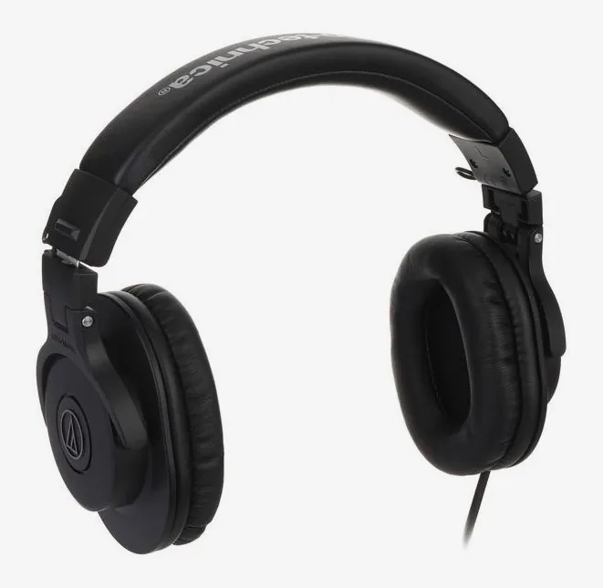 Audio-Technica ATH-M30X, johdon liitäntä kupissa, kuva 2