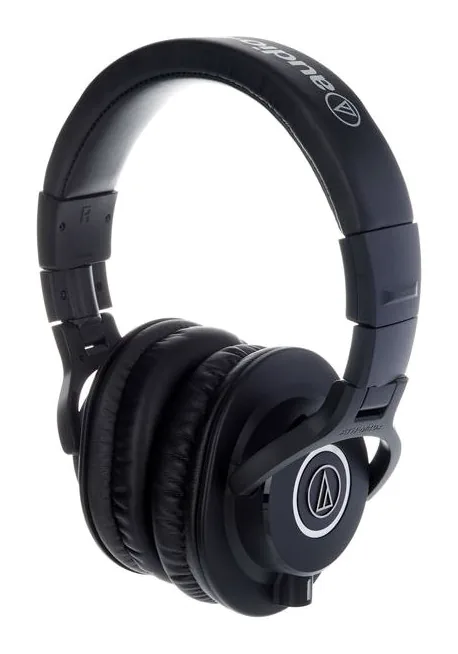 Audio-Technica ATH-M40X, korvatyynyt läheltä, kuva 3