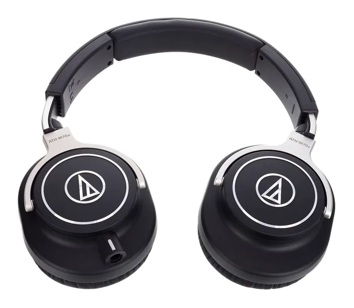Audio-Technica ATH-M70X, johdon liitäntä kupissa, kuva 4