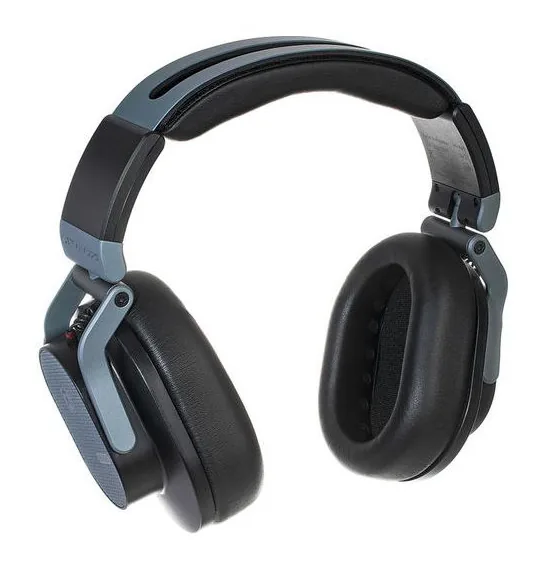 Austrian Audio Hi-X65, kuulokkeen kuppi läheltä, kuva 2