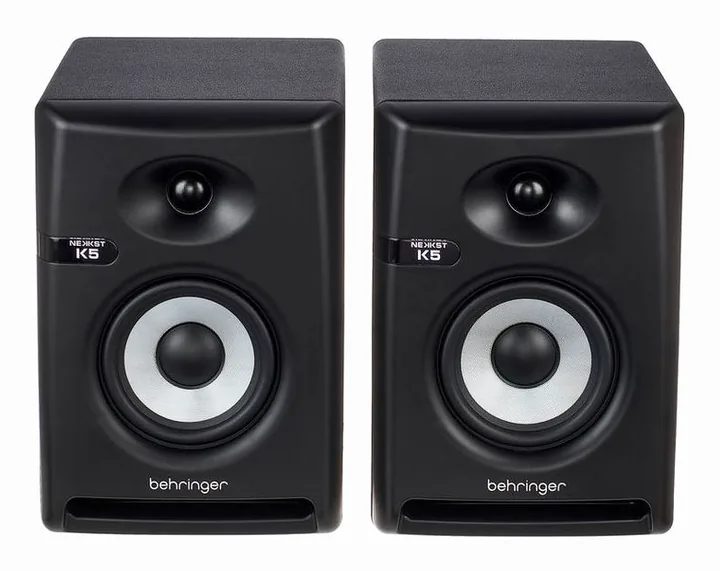 Behringer NEKKST K5, kotelo sivusta kuvattuna, kuva 2