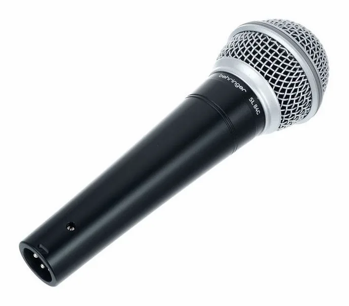 Behringer SL 84C, XLR-liitin pohjassa, kuva 3