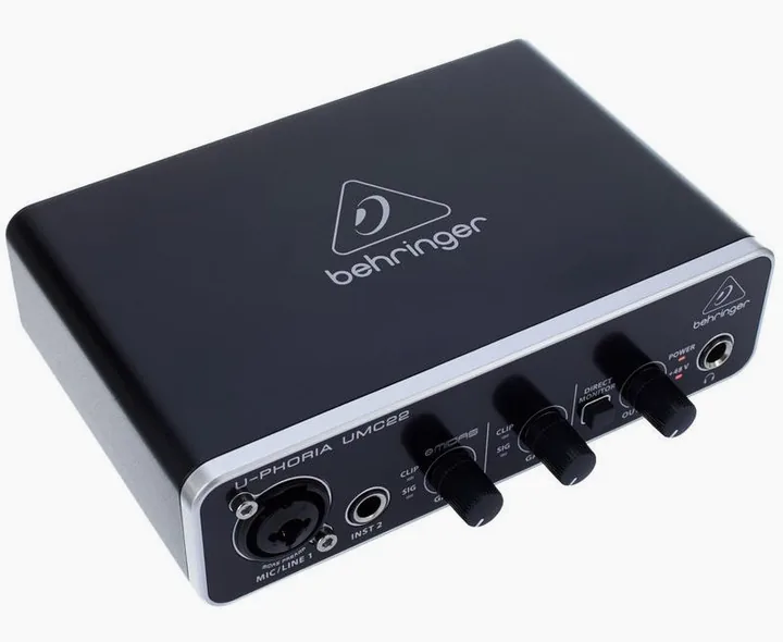 Behringer U-Phoria UMC22, kotelo sivusta kuvattuna, kuva 3