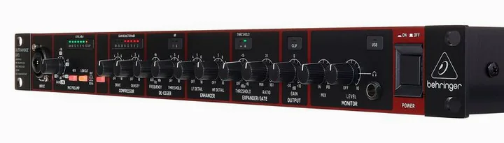 Behringer UV1, liitännät takana, kuva 4