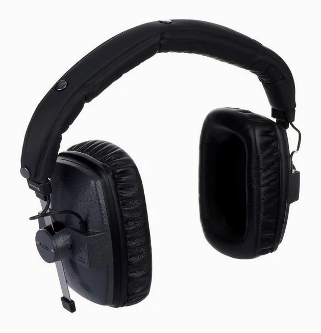 beyerdynamic DT-150, johdon liitäntä kupissa, kuva 2