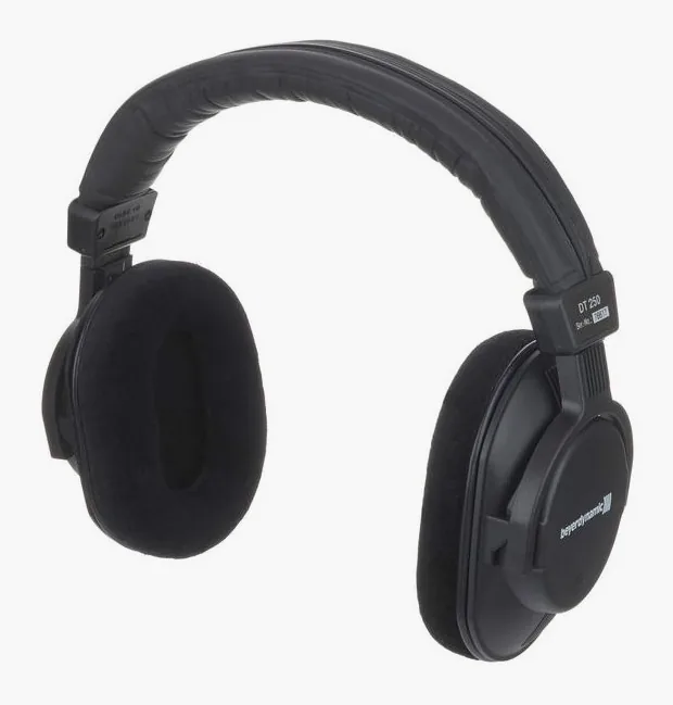beyerdynamic DT-250/80 edestä kuvattuna