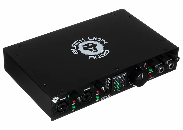 Black Lion Audio Revolution 6x6, etupaneeli säätimineen, kuva 3