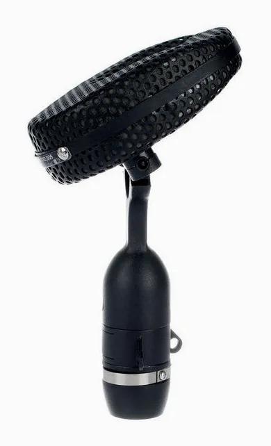Coles 4038 Studio Ribbon Pair, XLR-liitin pohjassa, kuva 4