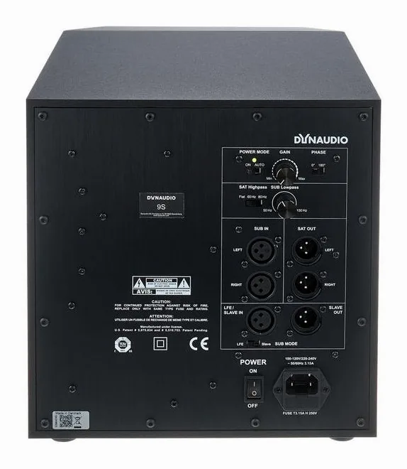 Dynaudio 9S, takapaneeli liitäntöineen, kuva 4