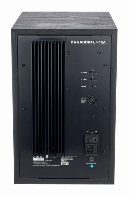 Dynaudio BM15A Right, takapaneelin säätimet, kuva 4