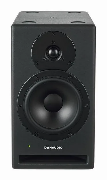 Dynaudio Core 7, bassorefleksiaukko, kuva 2