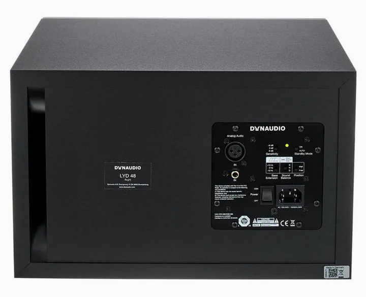 Dynaudio LYD-48 Black Right, kotelo sivusta kuvattuna, kuva 4