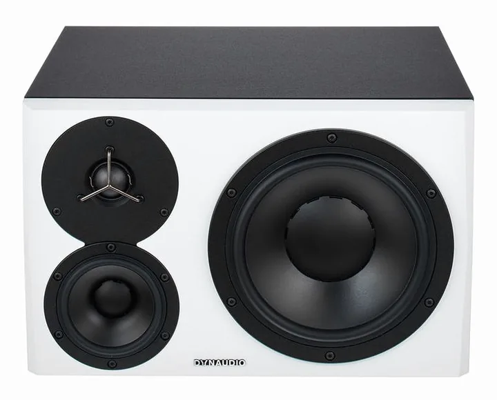 Dynaudio LYD-48 White Left, kotelo sivusta kuvattuna, kuva 2