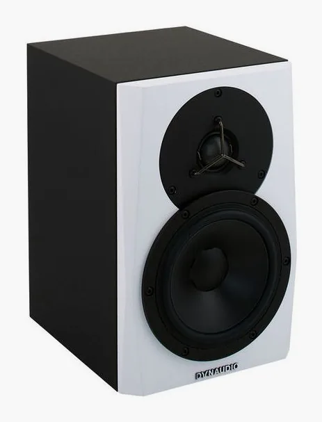 Dynaudio LYD-5, kotelo sivusta kuvattuna, kuva 3