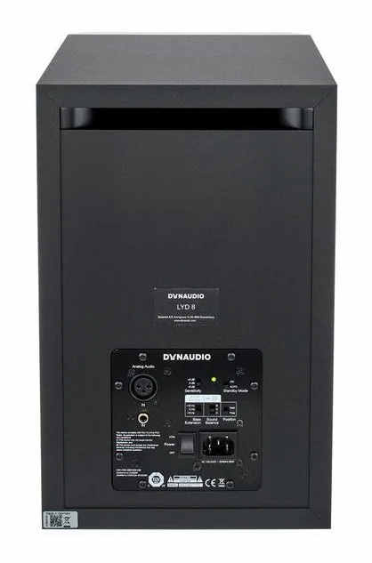 Dynaudio LYD-8 Black, logo ja pinta, kuva 4