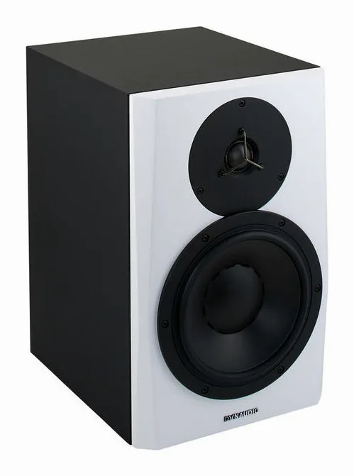 Dynaudio LYD-8, etupaneeli bassoelementteineen, kuva 3
