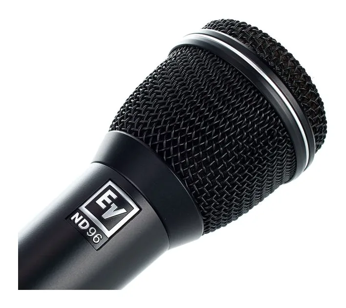 EV ND96, XLR-liitin pohjassa, kuva 3