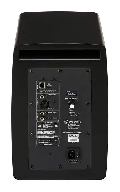 EVE Audio EXO 27, takapaneeli liitäntöineen, kuva 4