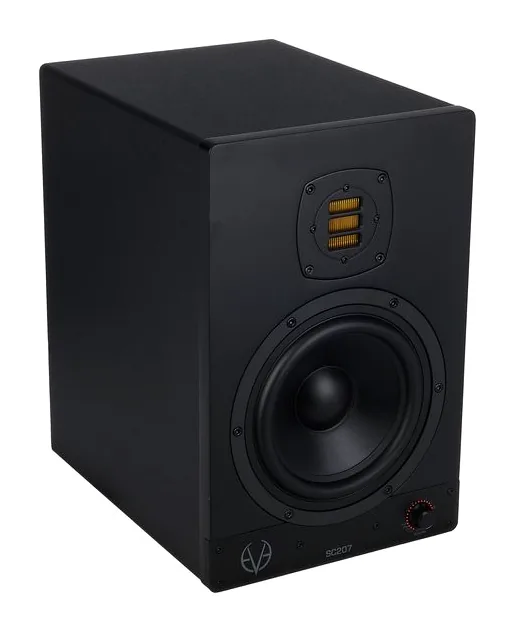 EVE Audio SC207 All Black, kotelo sivusta kuvattuna, kuva 3