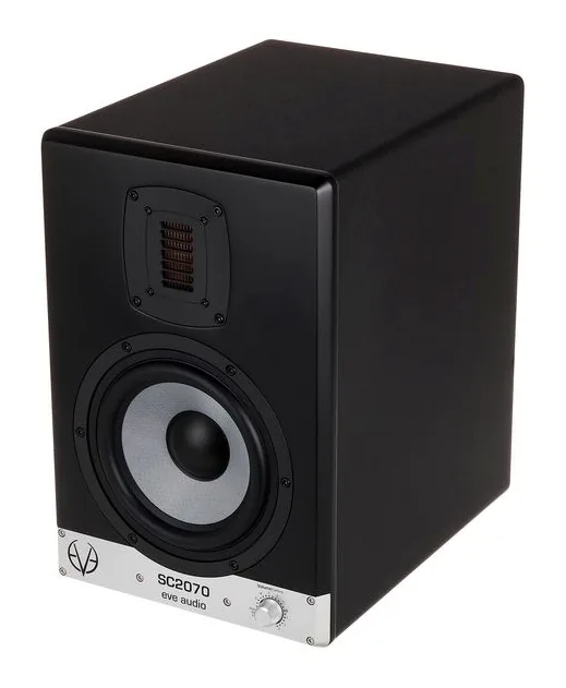 EVE Audio SC2070 läheltä edestä