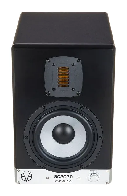 EVE Audio SC2070, takapaneelin säätimet, kuva 2