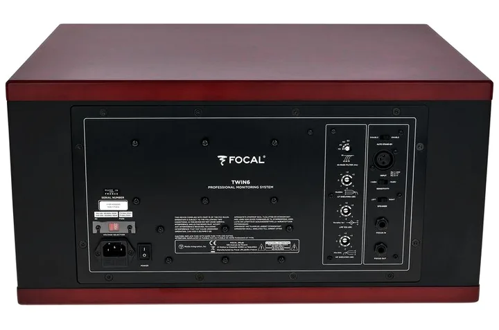 Focal Twin6, logo ja pinta, kuva 4