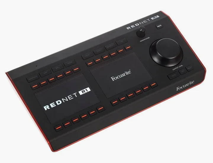 Focusrite RedNet R1, bassorefleksiaukko, kuva 4