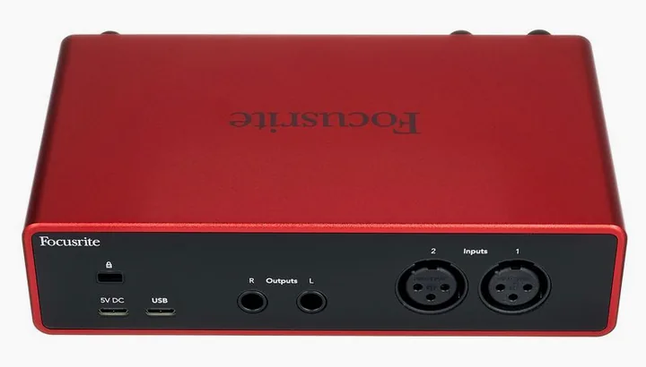 Focusrite Scarlett 2i2 4th Generation, kotelo sivusta kuvattuna, kuva 4