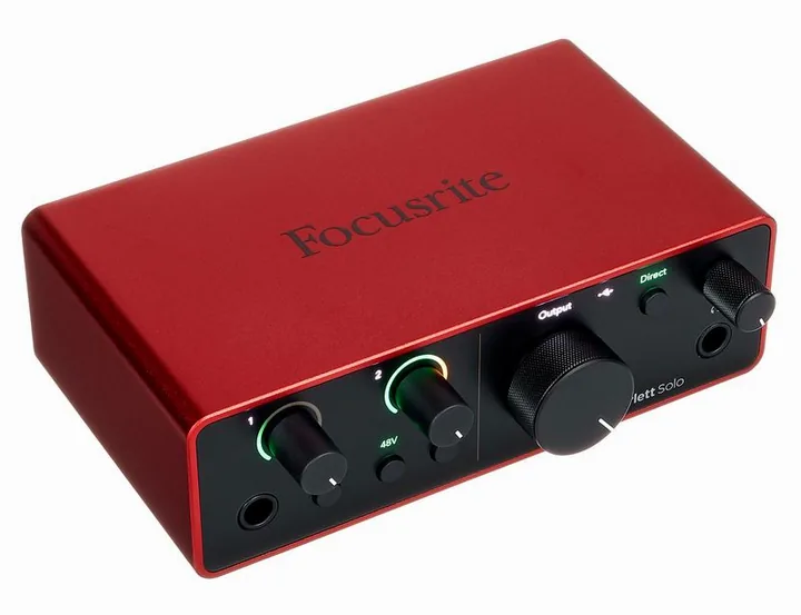 Focusrite Scarlett Solo Studio 4th Gen., liitännät takana, kuva 4