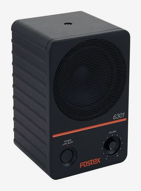 Fostex 6301ND, takapaneeli liitäntöineen, kuva 3